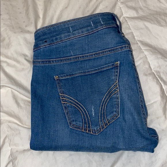 Hollister Jeans - Picture 1 of 3